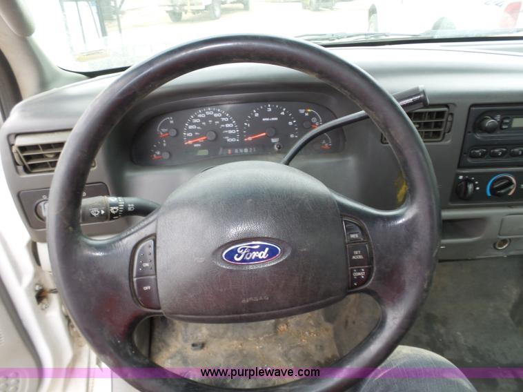 image for item J8853 2003 Ford F250 Super Duty XL pickup truck