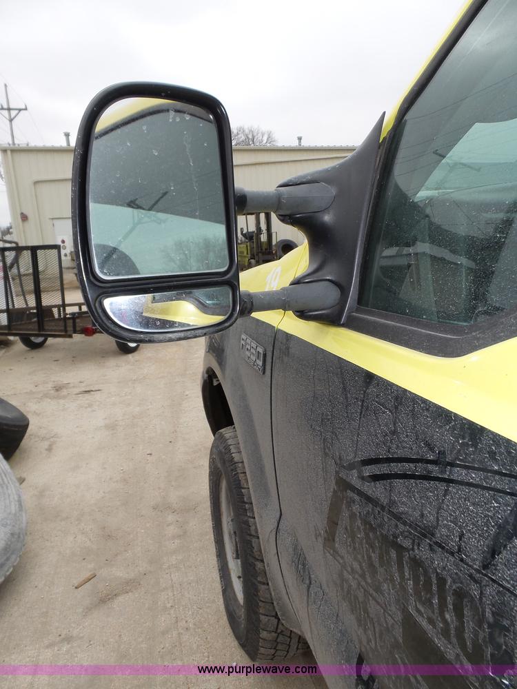 image for item J8853 2003 Ford F250 Super Duty XL pickup truck