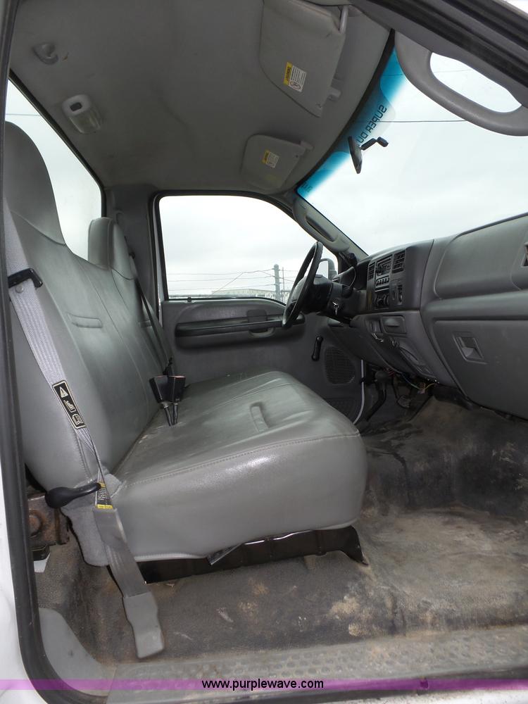 image for item J8853 2003 Ford F250 Super Duty XL pickup truck