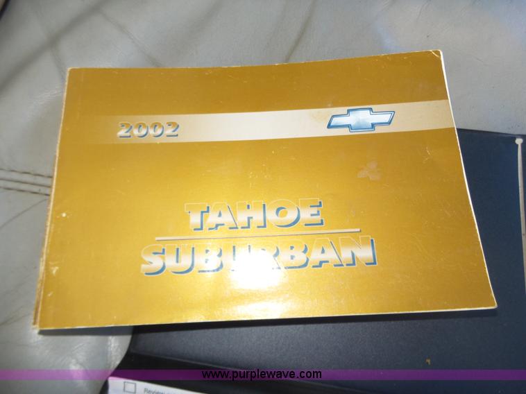 image for item J8866 2002 Chevrolet Suburban 1500 SUV
