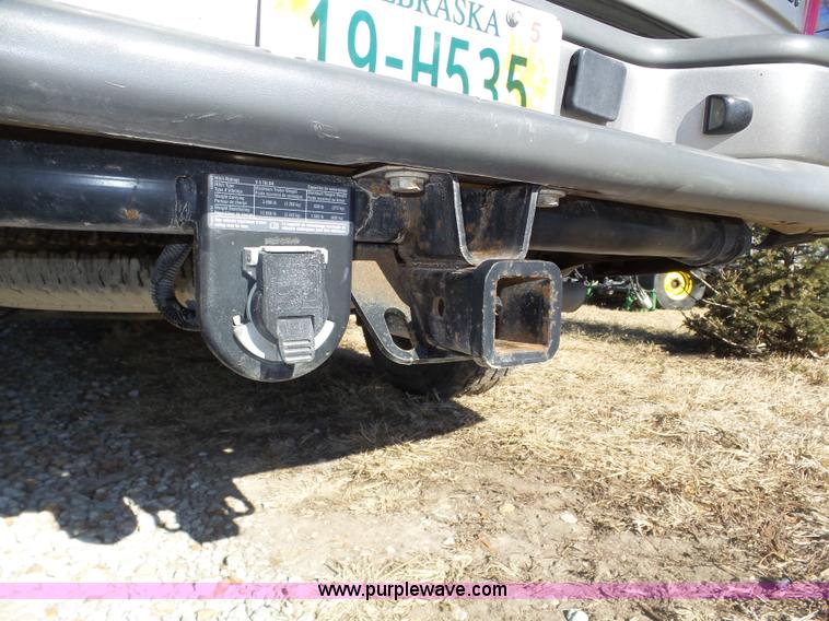 image for item J8866 2002 Chevrolet Suburban 1500 SUV