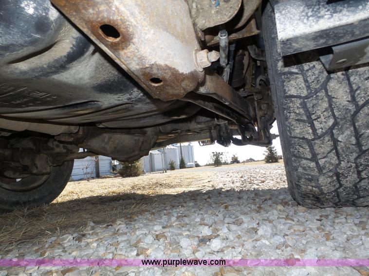 image for item J8866 2002 Chevrolet Suburban 1500 SUV