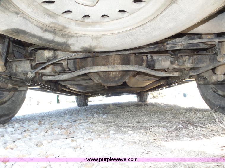 image for item J8866 2002 Chevrolet Suburban 1500 SUV