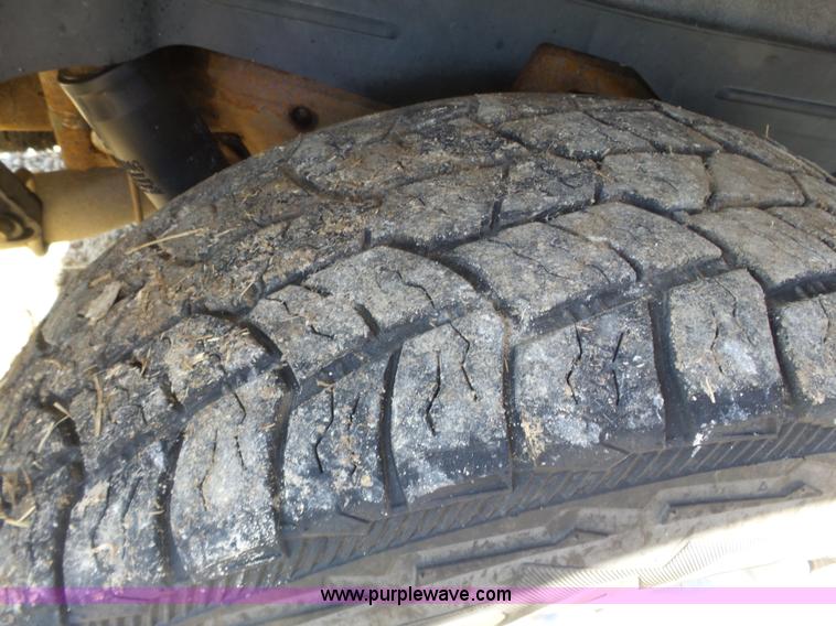 image for item J8866 2002 Chevrolet Suburban 1500 SUV