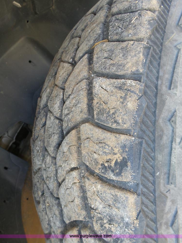 image for item J8866 2002 Chevrolet Suburban 1500 SUV