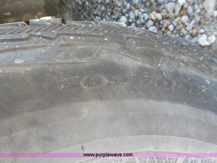 image for item J8866 2002 Chevrolet Suburban 1500 SUV