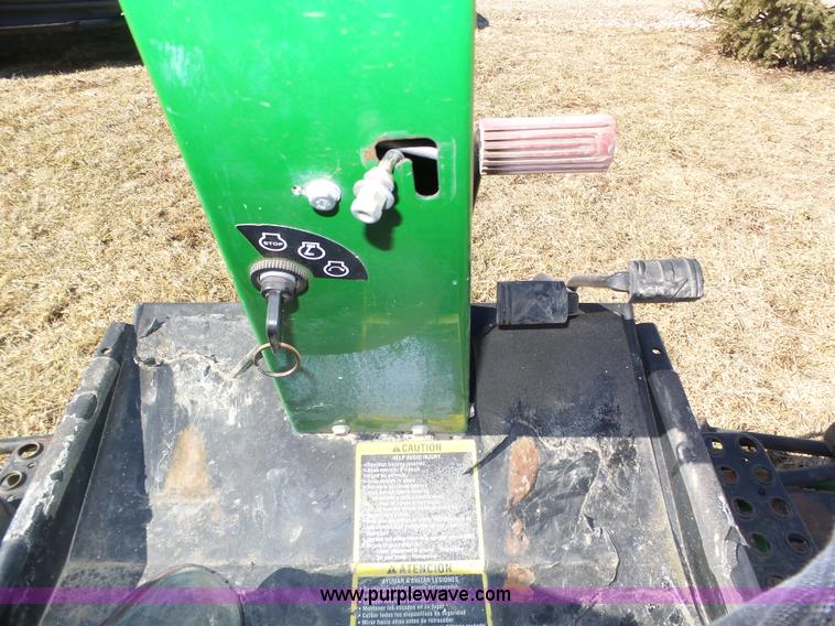 image for item J8867 John Deere 3235B reel mower