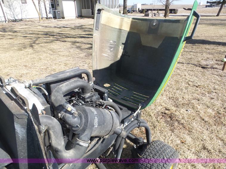 image for item J8867 John Deere 3235B reel mower