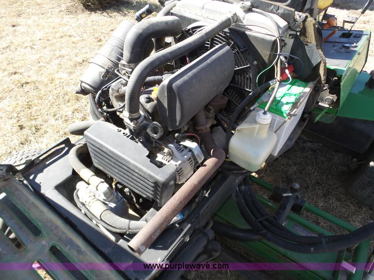 image for item J8867 John Deere 3235B reel mower