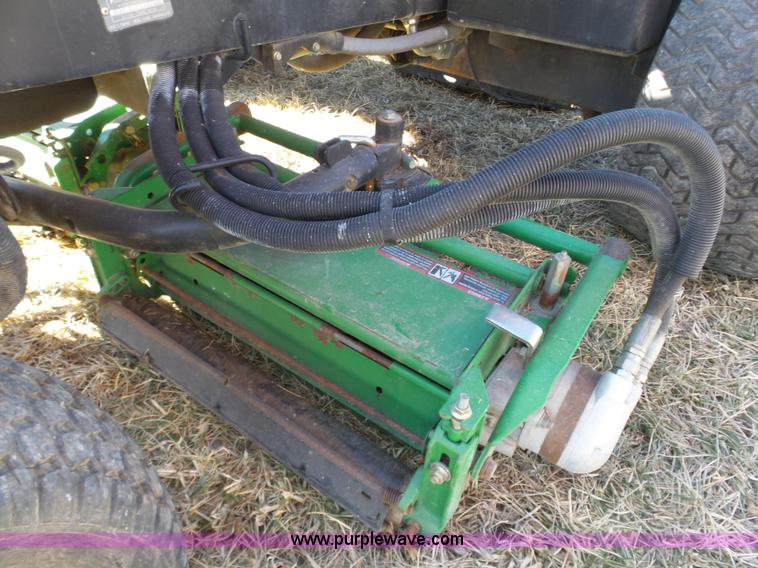 image for item J8867 John Deere 3235B reel mower
