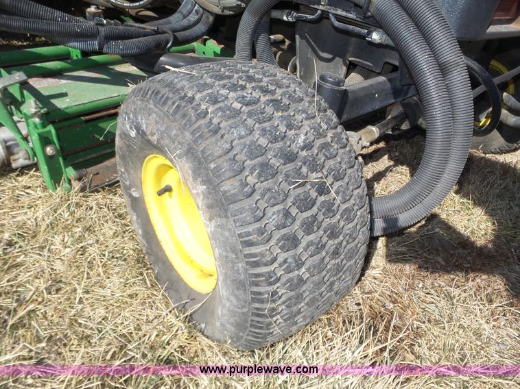 image for item J8867 John Deere 3235B reel mower
