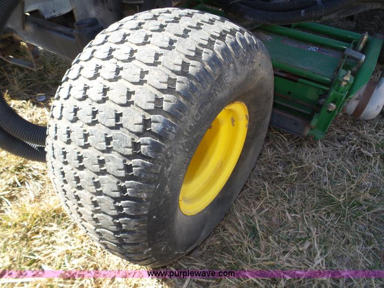 image for item J8867 John Deere 3235B reel mower