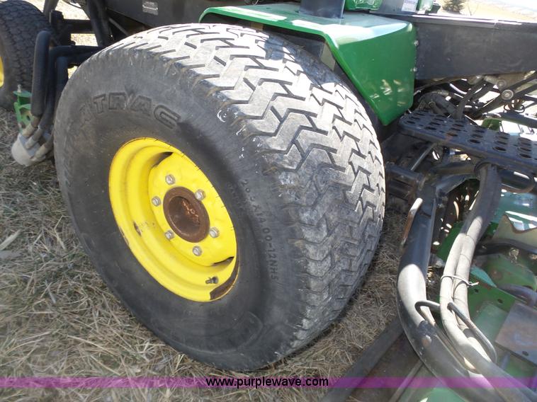 image for item J8867 John Deere 3235B reel mower