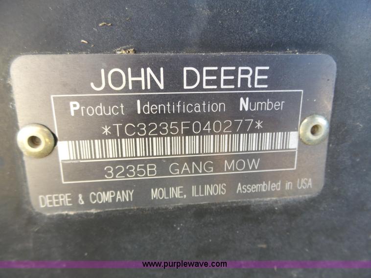 image for item J8867 John Deere 3235B reel mower