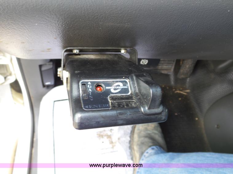 image for item J8898 2005 Chevrolet Silverado 2500HD Crew Cab pickup truck