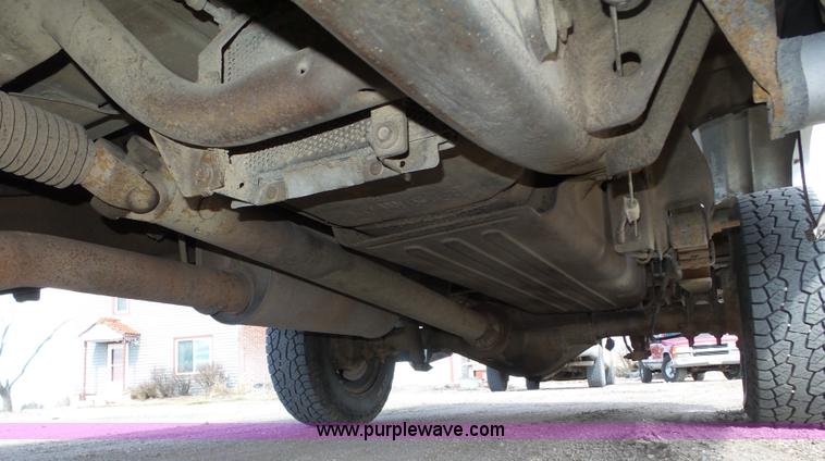 image for item J8898 2005 Chevrolet Silverado 2500HD Crew Cab pickup truck