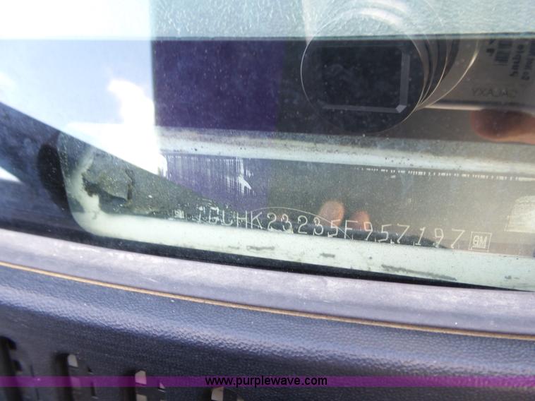 image for item J8898 2005 Chevrolet Silverado 2500HD Crew Cab pickup truck