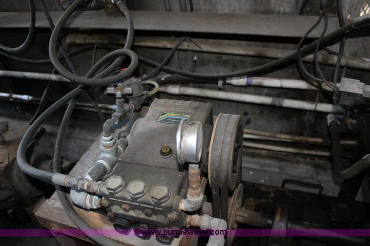 image for item K1198 1984 Grumman enclosed trailer with power wash system