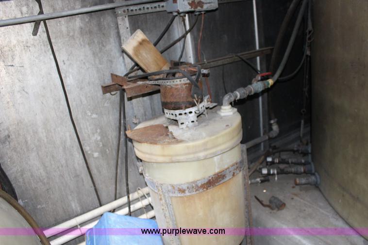 image for item K1198 1984 Grumman enclosed trailer with power wash system