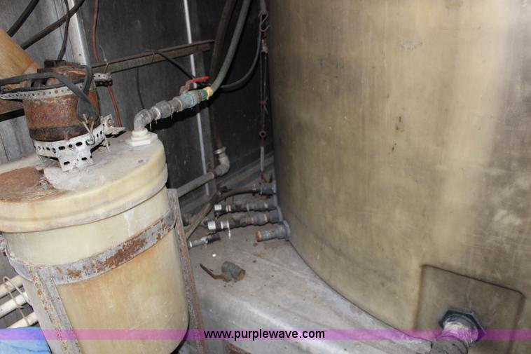 image for item K1198 1984 Grumman enclosed trailer with power wash system