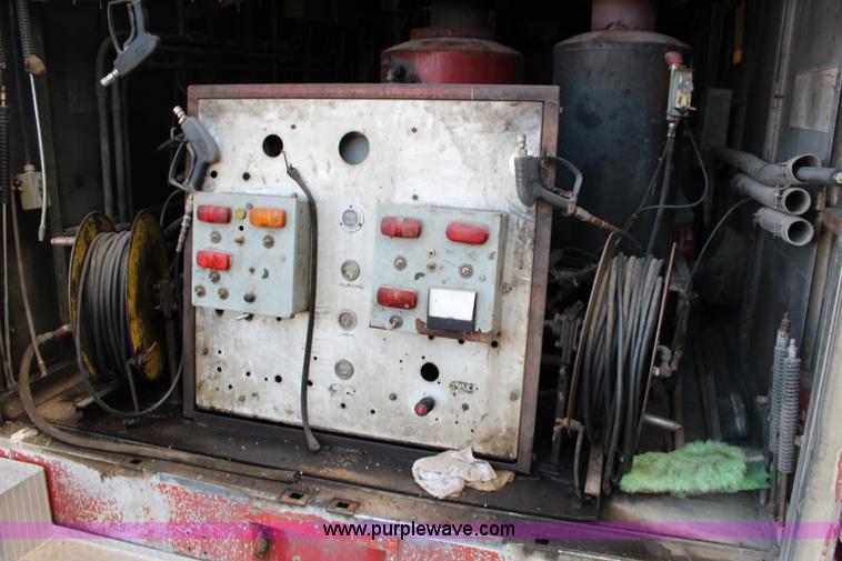 image for item K1198 1984 Grumman enclosed trailer with power wash system