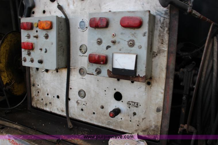 image for item K1198 1984 Grumman enclosed trailer with power wash system