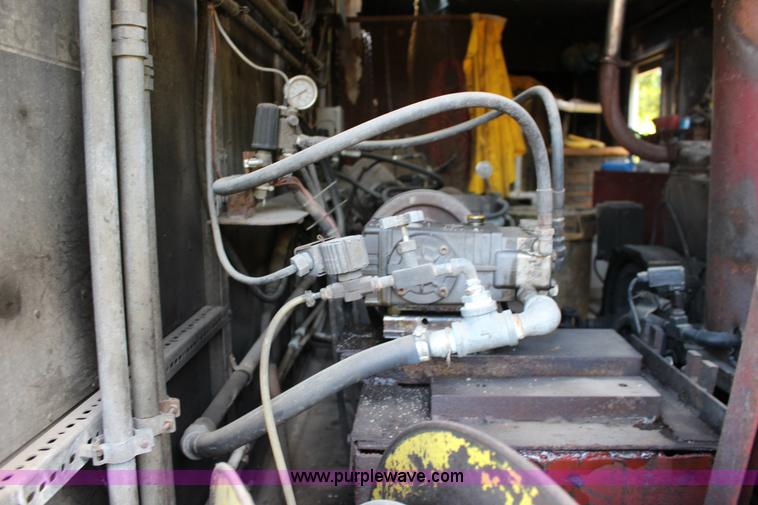 image for item K1198 1984 Grumman enclosed trailer with power wash system