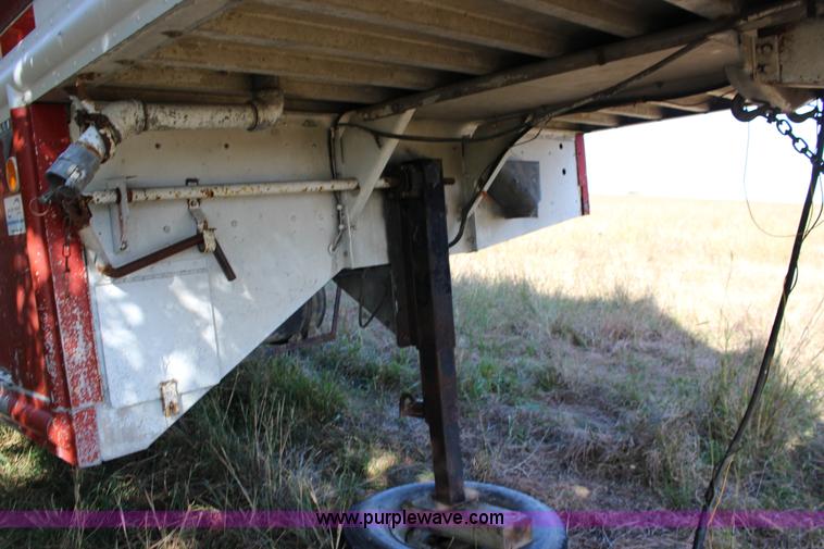 image for item K1198 1984 Grumman enclosed trailer with power wash system