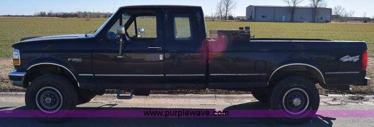 image for item K4430 1993 Ford F250 Super Duty XL pickup truck