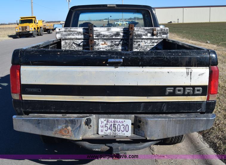 image for item K4430 1993 Ford F250 Super Duty XL pickup truck