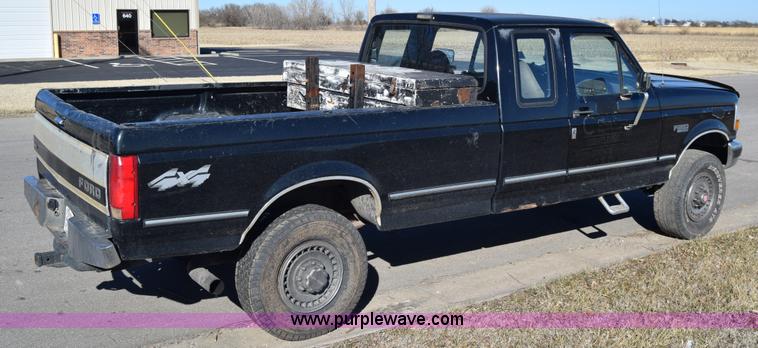 image for item K4430 1993 Ford F250 Super Duty XL pickup truck