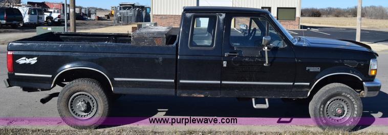 image for item K4430 1993 Ford F250 Super Duty XL pickup truck