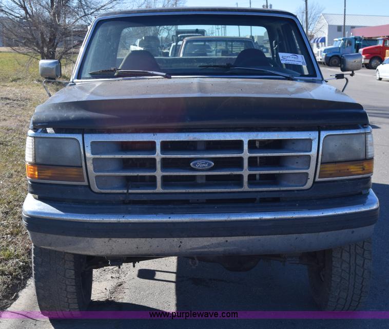 image for item K4430 1993 Ford F250 Super Duty XL pickup truck