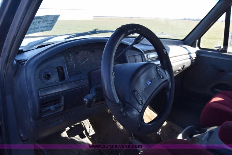 image for item K4430 1993 Ford F250 Super Duty XL pickup truck