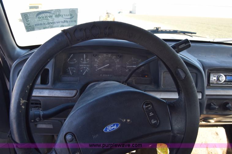 image for item K4430 1993 Ford F250 Super Duty XL pickup truck