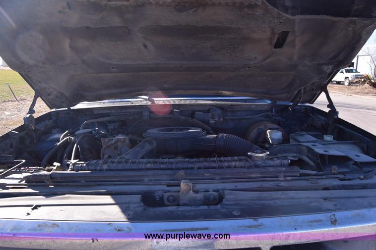 image for item K4430 1993 Ford F250 Super Duty XL pickup truck