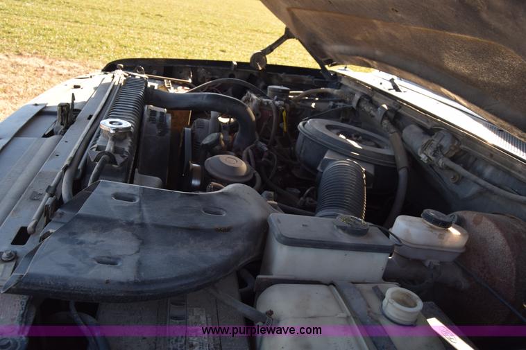 image for item K4430 1993 Ford F250 Super Duty XL pickup truck