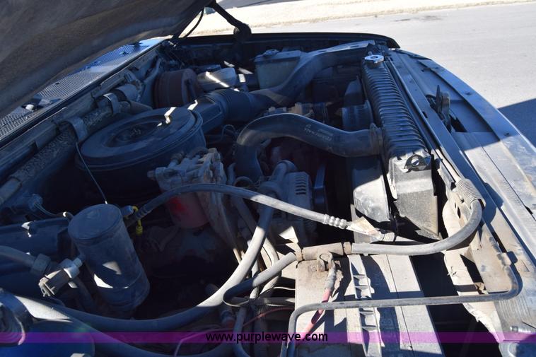 image for item K4430 1993 Ford F250 Super Duty XL pickup truck