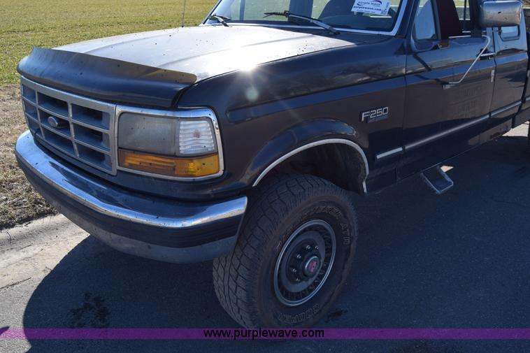 image for item K4430 1993 Ford F250 Super Duty XL pickup truck