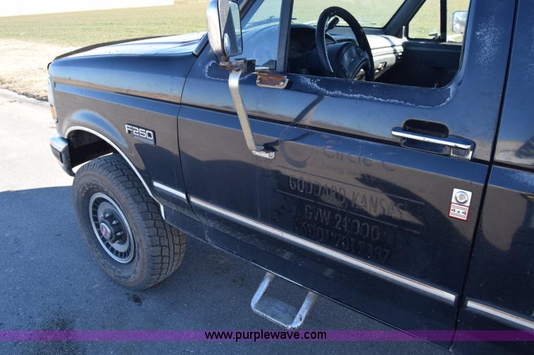 image for item K4430 1993 Ford F250 Super Duty XL pickup truck