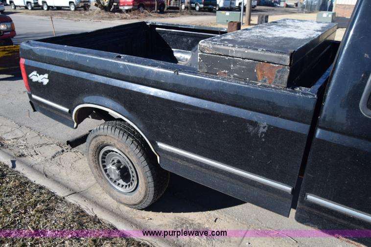 image for item K4430 1993 Ford F250 Super Duty XL pickup truck