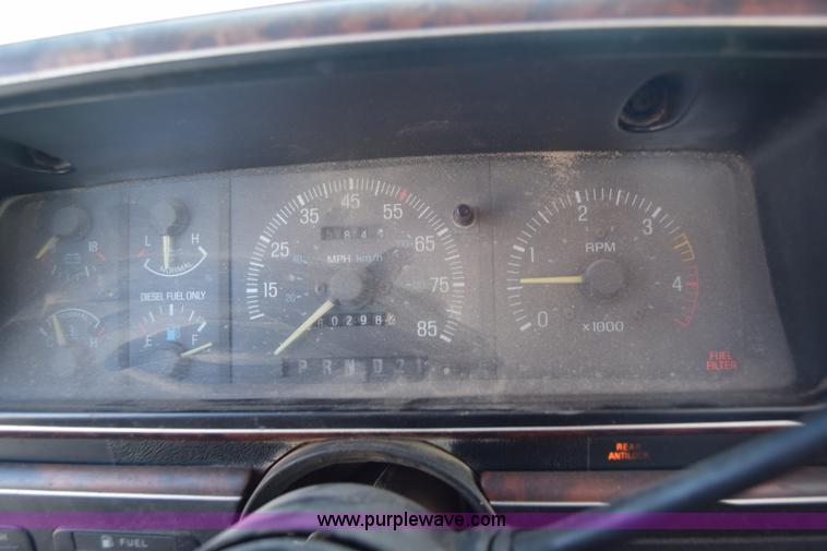 image for item K4435 1988 Ford F250 flatbed pickup truck