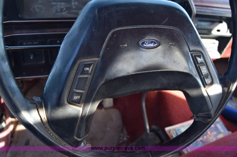 image for item K4435 1988 Ford F250 flatbed pickup truck