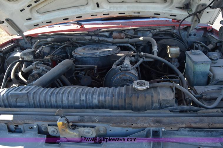 image for item K4435 1988 Ford F250 flatbed pickup truck