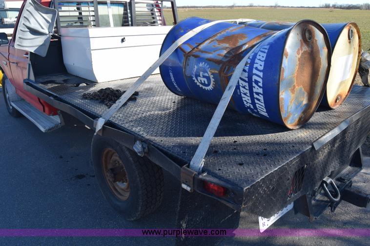 image for item K4435 1988 Ford F250 flatbed pickup truck