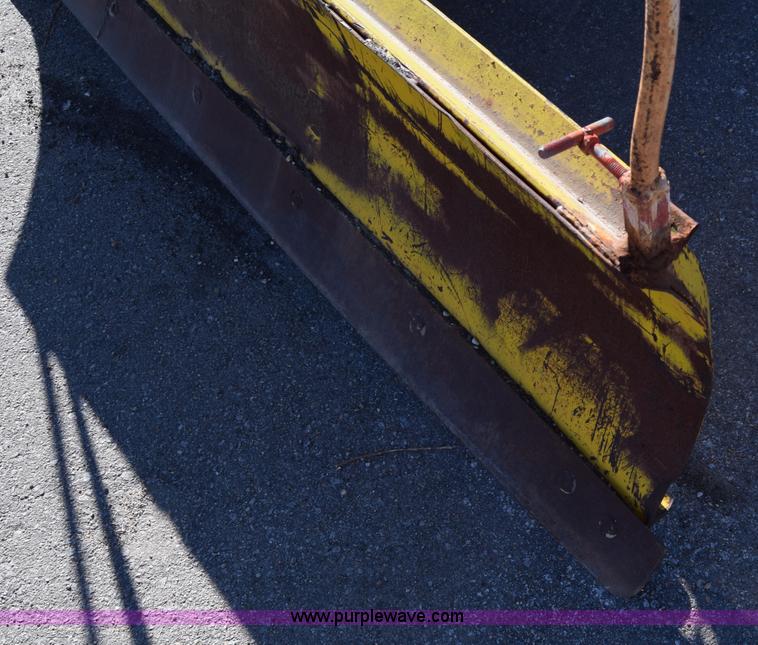 image for item K4435 1988 Ford F250 flatbed pickup truck