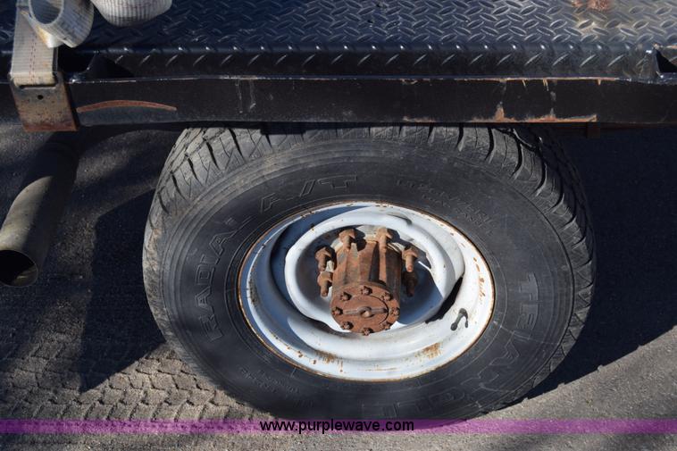 image for item K4435 1988 Ford F250 flatbed pickup truck