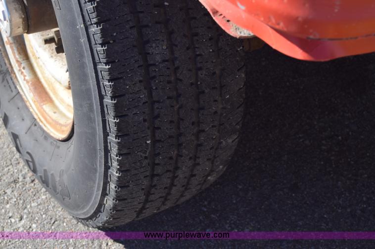 image for item K4435 1988 Ford F250 flatbed pickup truck