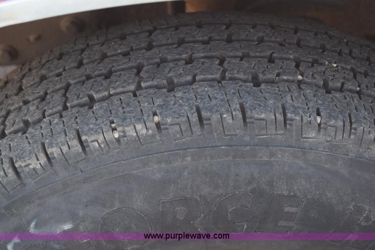 image for item K4435 1988 Ford F250 flatbed pickup truck