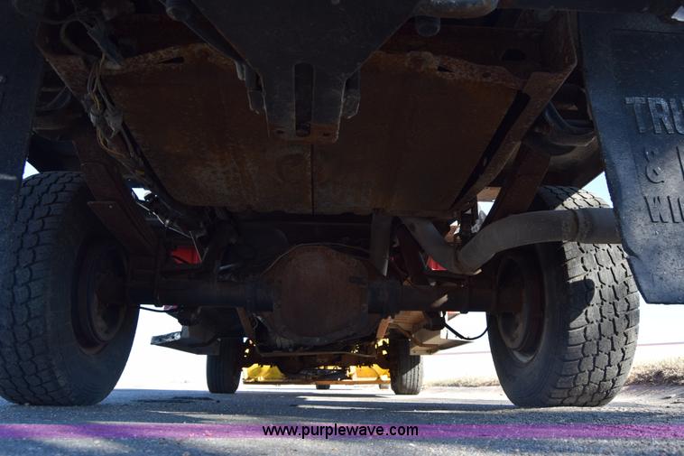 image for item K4435 1988 Ford F250 flatbed pickup truck